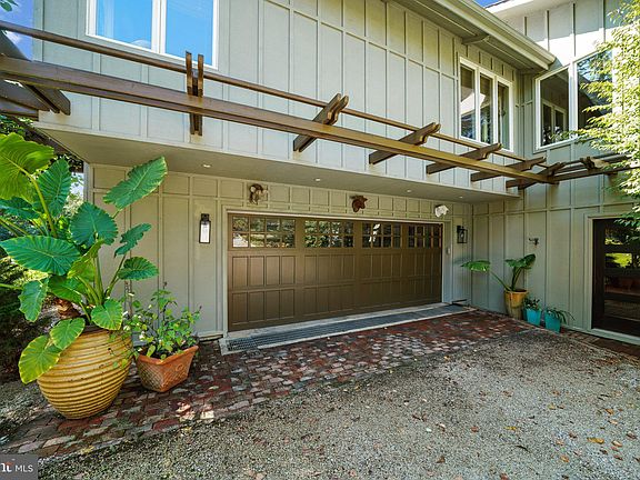 5th image of 204 Crestline Dr
