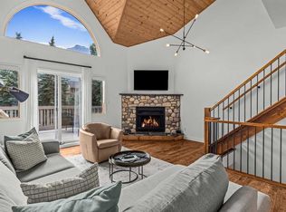 822 SE 5th St #4, Canmore, AB T1W2G4
