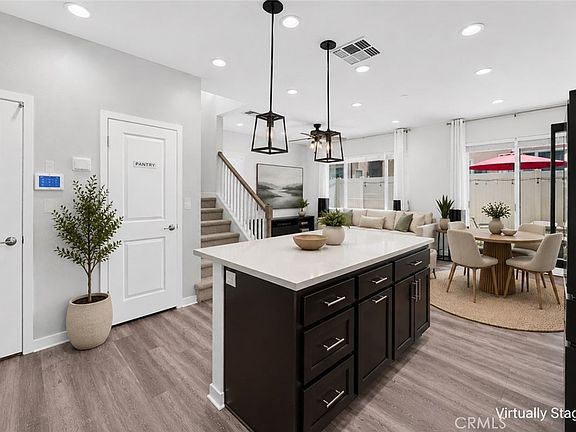 2nd image of 3827 Grant St #54