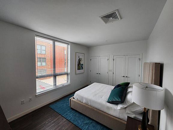 4th image of 855 Washington St #312