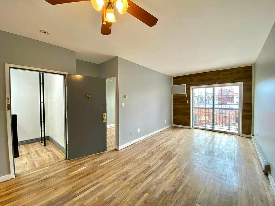 1st image of 130 15th St #3A