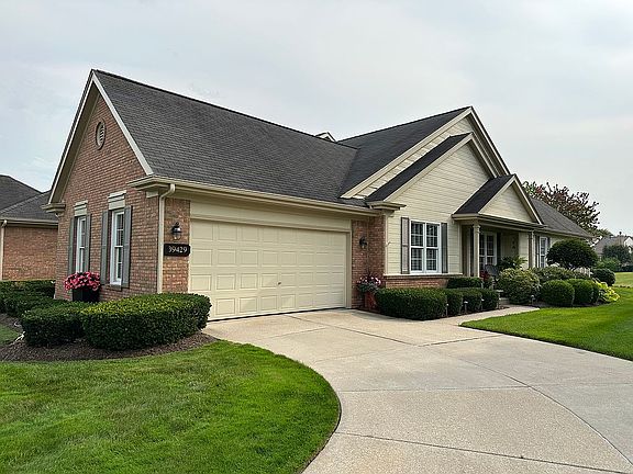 4th image of 39429 Village Run Dr #190