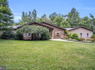 204 Stonehouse Rd, Carlisle, PA 17015