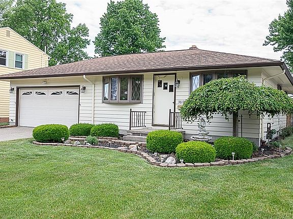 2nd image of 36107 Hillcrest Dr