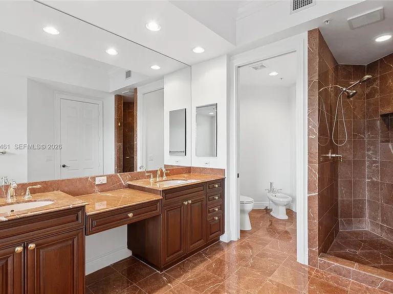 13621 Deering Bay Dr #304 — Photo 22