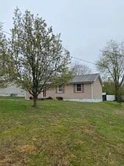 3 bed, 1.0 bath, 1100 sqft, $1,350 — Photo 1