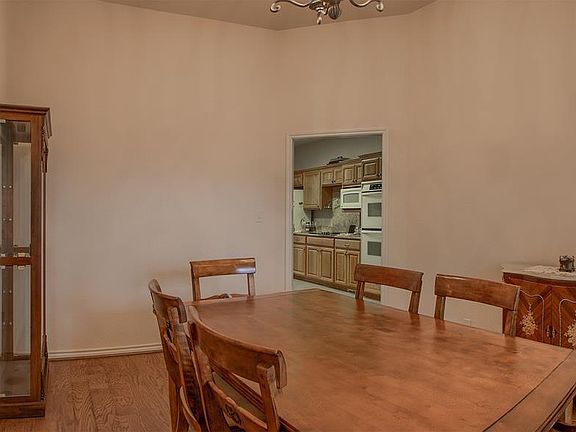 3rd image of 601 Lupine Ln