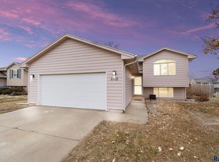 6408 W 67th St, Sioux Falls, SD 57106