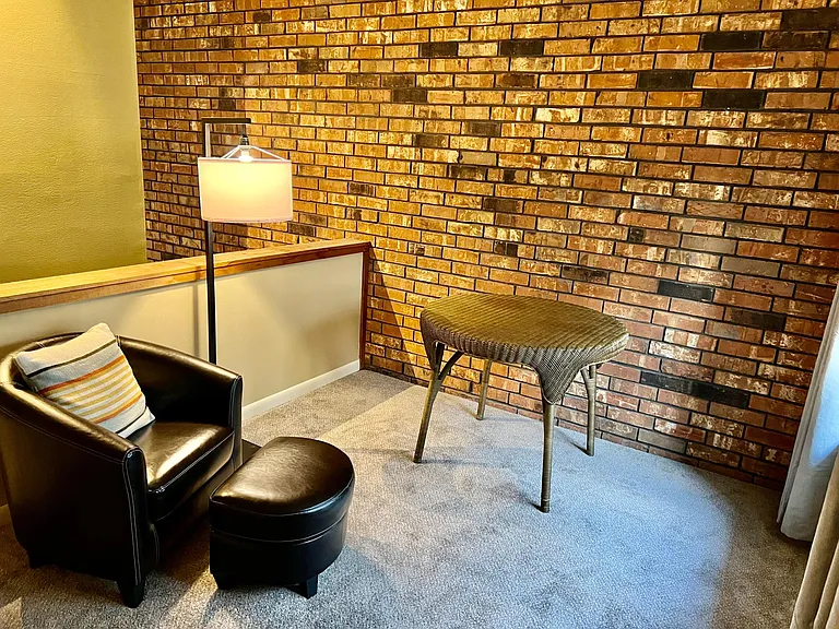 935 Retreat St E — Photo 10