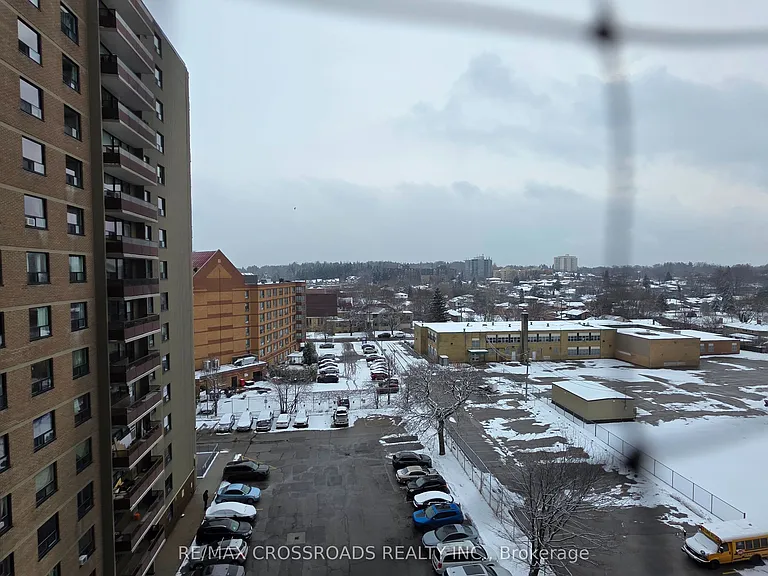 180 Markham Rd #921 — Photo 35