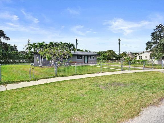 3rd image of 28640 SW 146th Ave