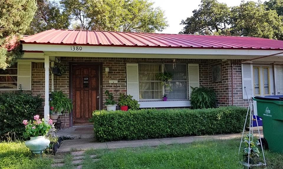 1st image of 1380 W Groesbeck St