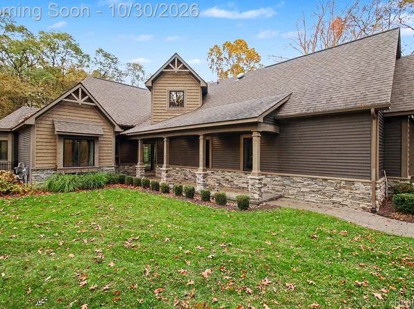 822 Grange Hall Rd, Ortonville, MI 48462