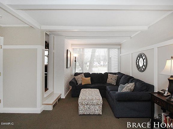 4th image of 2059 Tenway Dr SE