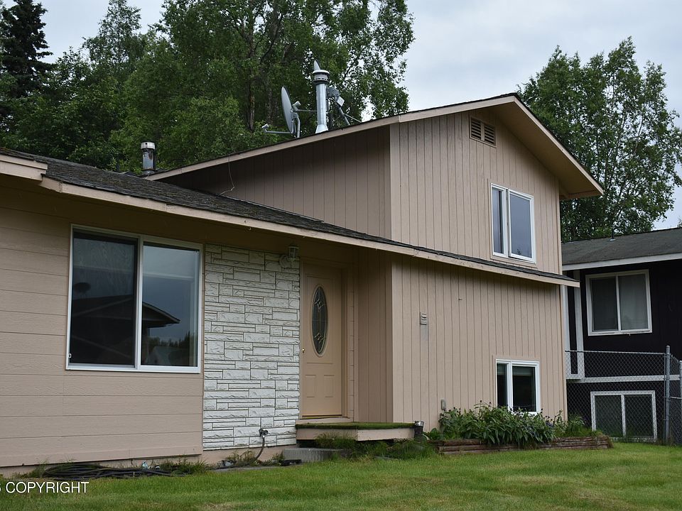 1st image of 720 W 86th Ave