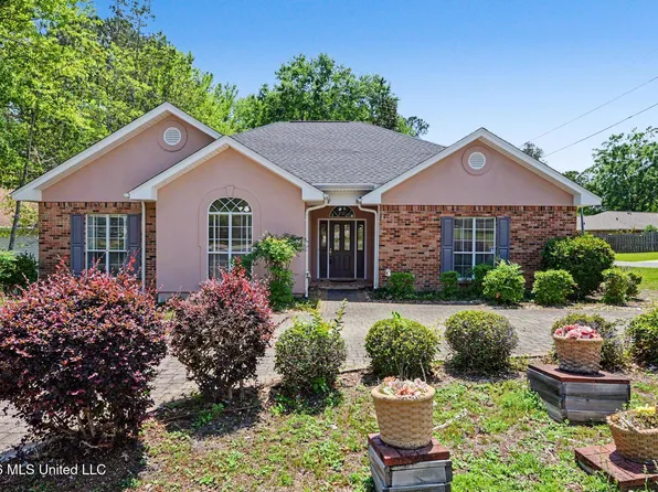 89357 Diamondhead Dr E, Diamondhead, MS 39525