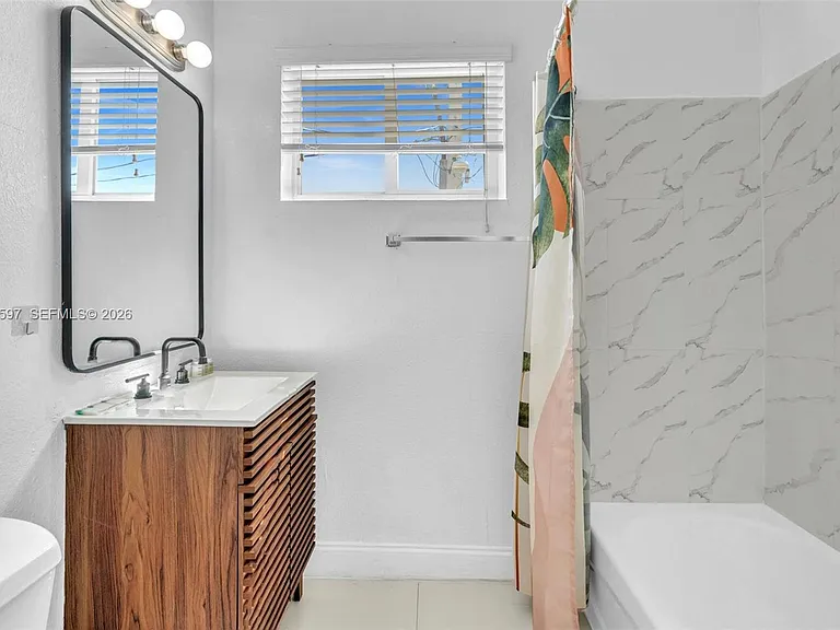 8415 Harding Ave #19 — Photo 7