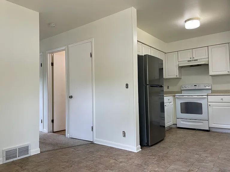 6214 Raymond Rd — Photo 6