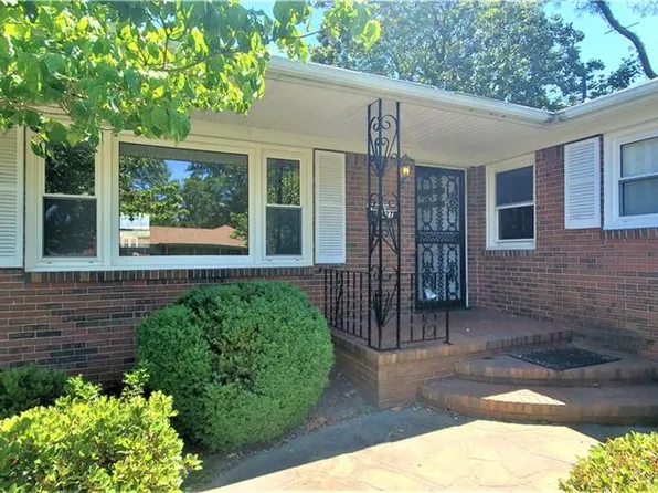 2427 Heutte Dr, Norfolk, VA 23518