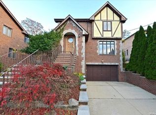 251-46 Hand Rd, Little Neck, NY 11362