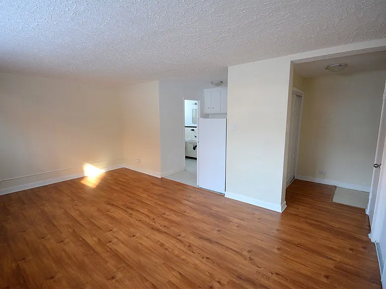145 Stewart St — Photo 13