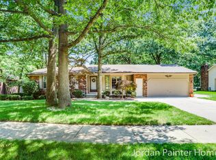 2412 Glenvalley Ave NW, Grand Rapids, MI 49544