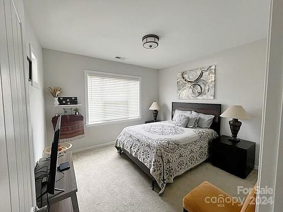 4th image of 761 Juniper Berry Ln NW