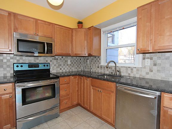 3rd image of 48 Cypress Ln