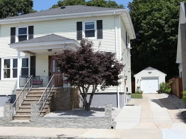 58 Sevigny St, Fall River, MA 02723