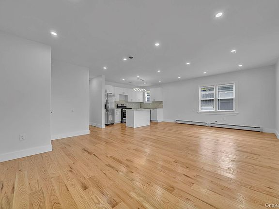 3rd image of 161-32 119th Drive