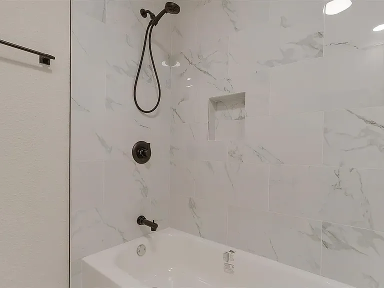 6105 Judy Ct — Photo 16