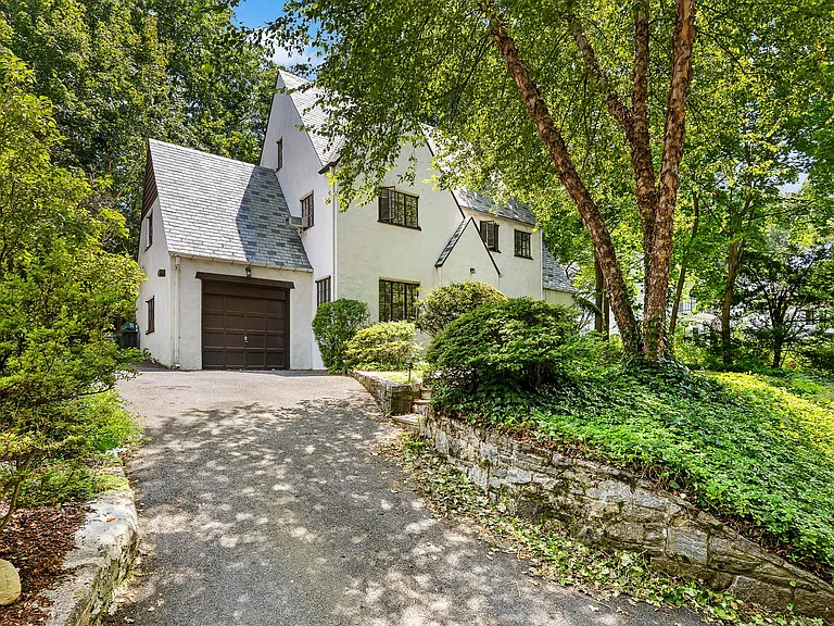 10 River Rd — Photo 2