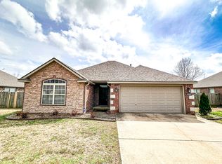 4093 W Song Bird Pl, Fayetteville, AR 72704