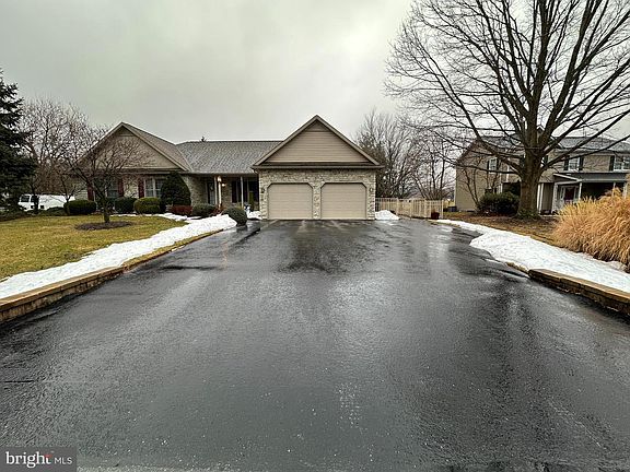 5th image of 11354 Brookdale Dr