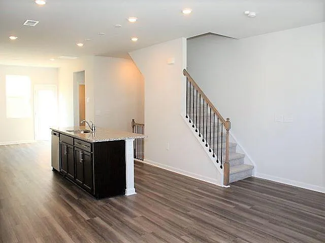 1079 Shoreside Dr — Photo 9