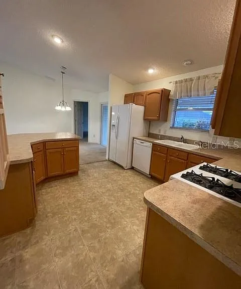 1704 Lisette Way — Photo 11