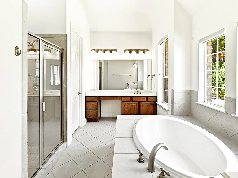 201 Varco Dr — Photo 18