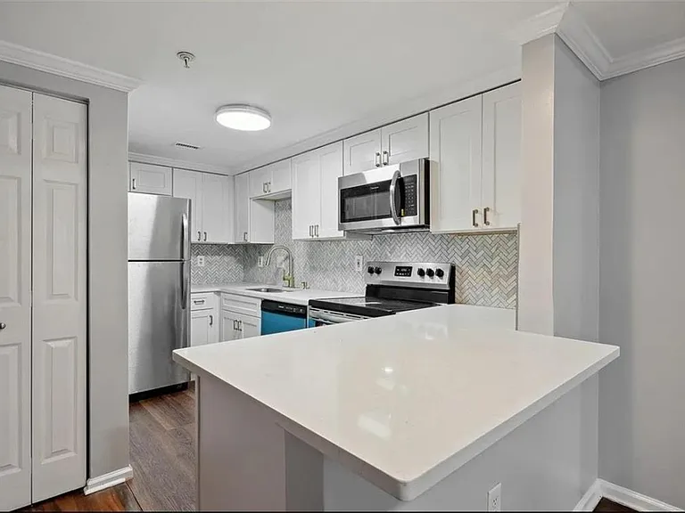 199 14th St NE #210 — Photo 12