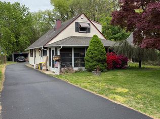 1062 Terrace Blvd, Ewing, NJ 08618