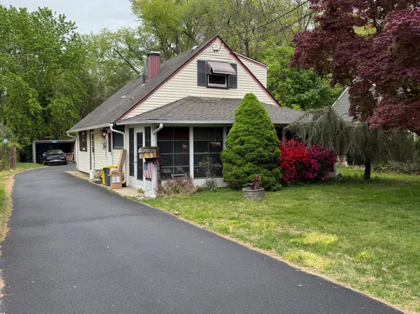 1062 Terrace Blvd, Ewing, NJ 08618
