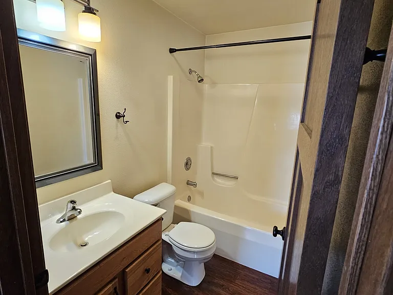 214 Bowman Ln — Photo 4