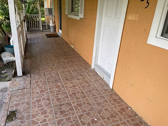 5th image of 1025 W Tropicana Ct