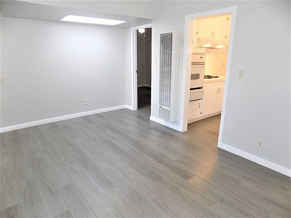 2nd image of 813 Bay View Ave APT 1