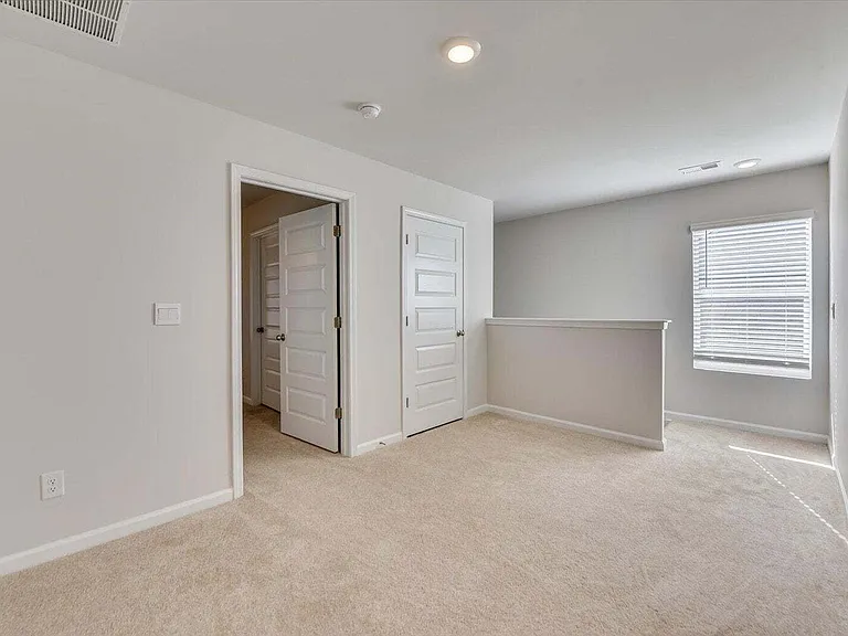 433 Whitby Ct — Photo 18