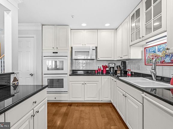 5th image of 1012 Auckland Way