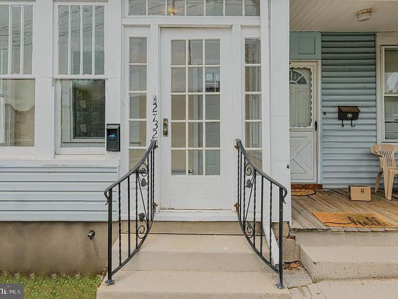 2nd image of 2732 Penbrook Ave