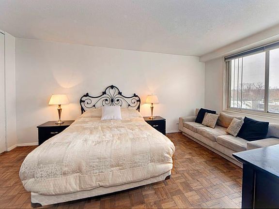 4th image of 3333 Henry Hudson Pkwy APT 3L