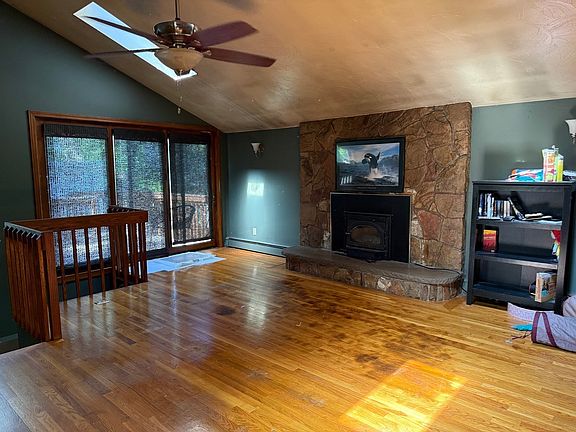 3rd image of 60 Denver St
