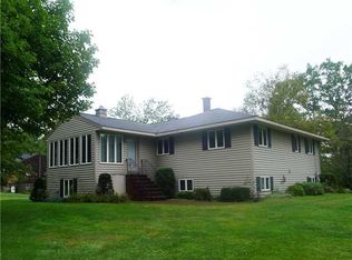 7 Riverview St, Jay, ME 04239