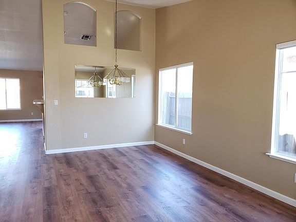 5th image of 1009 Norman Dr